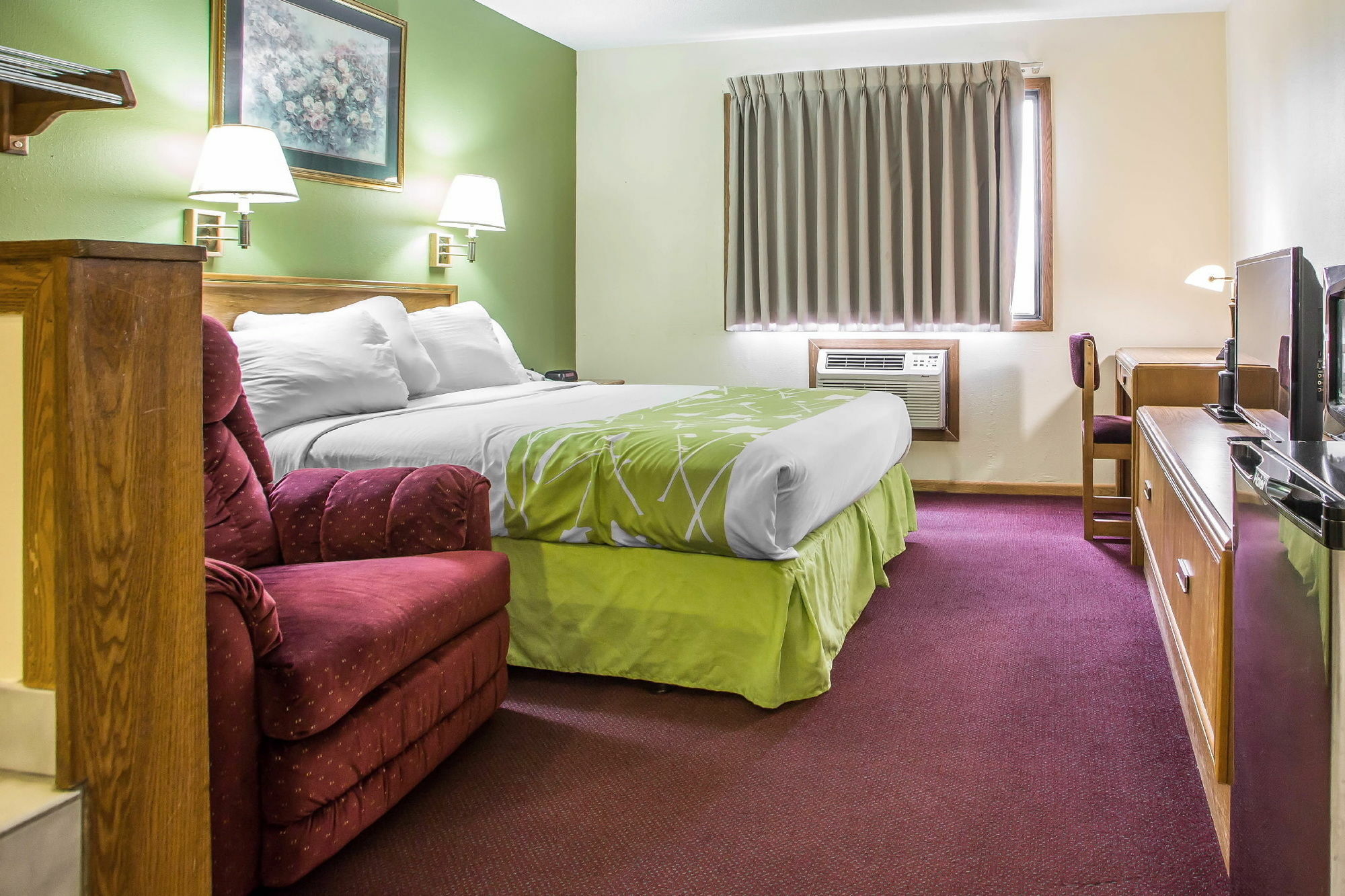 Econo Lodge Inn & Suites Dubuque Exterior foto